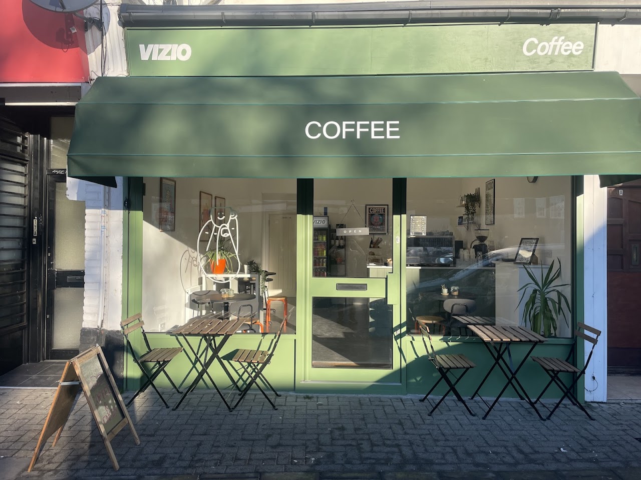 Vizio Coffee interior