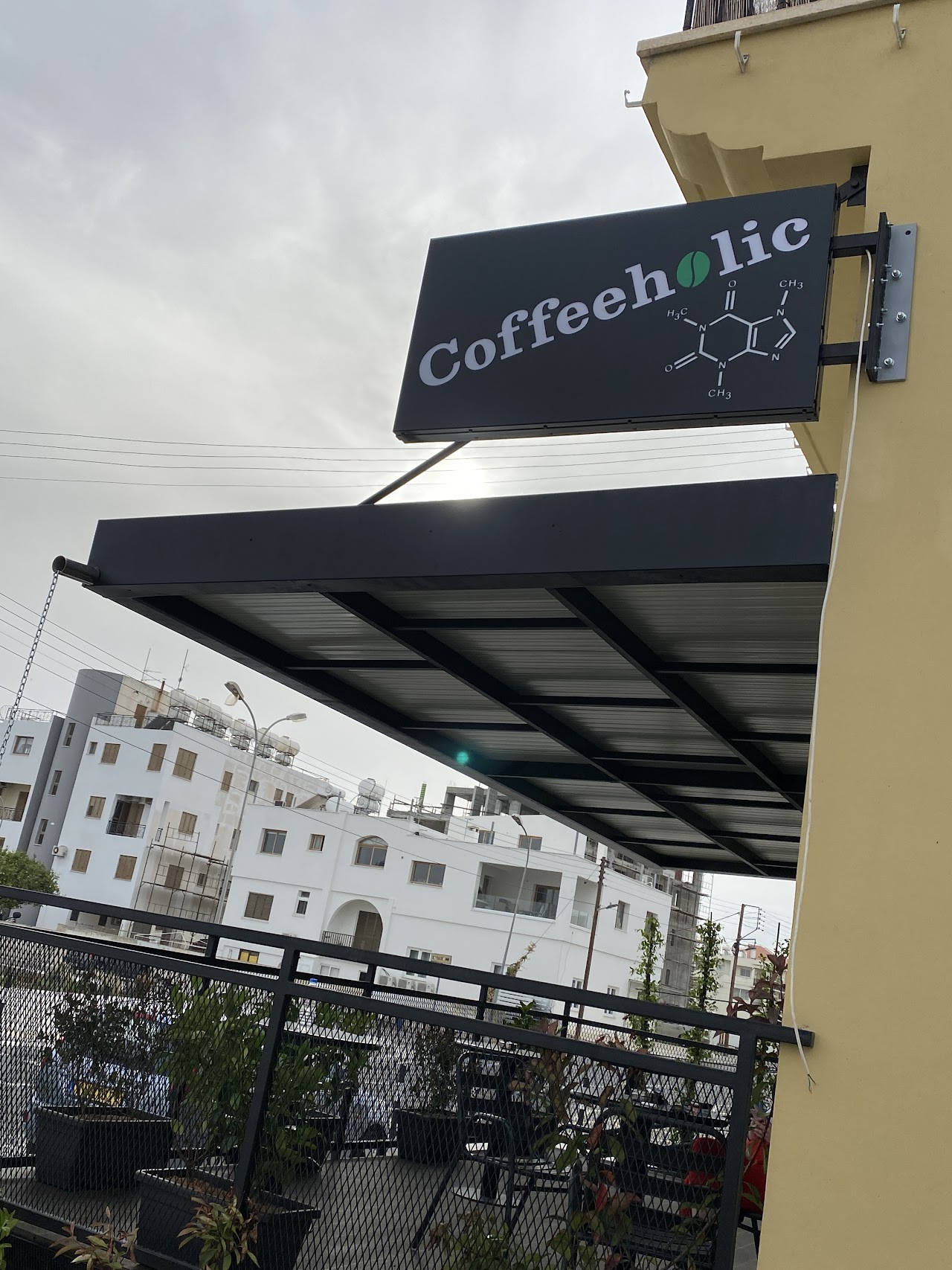 PAFOS-COFFEEHOLIC interior