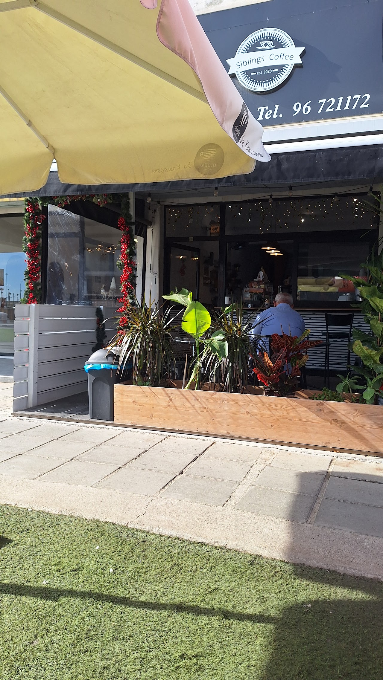 Siblings Coffee interior