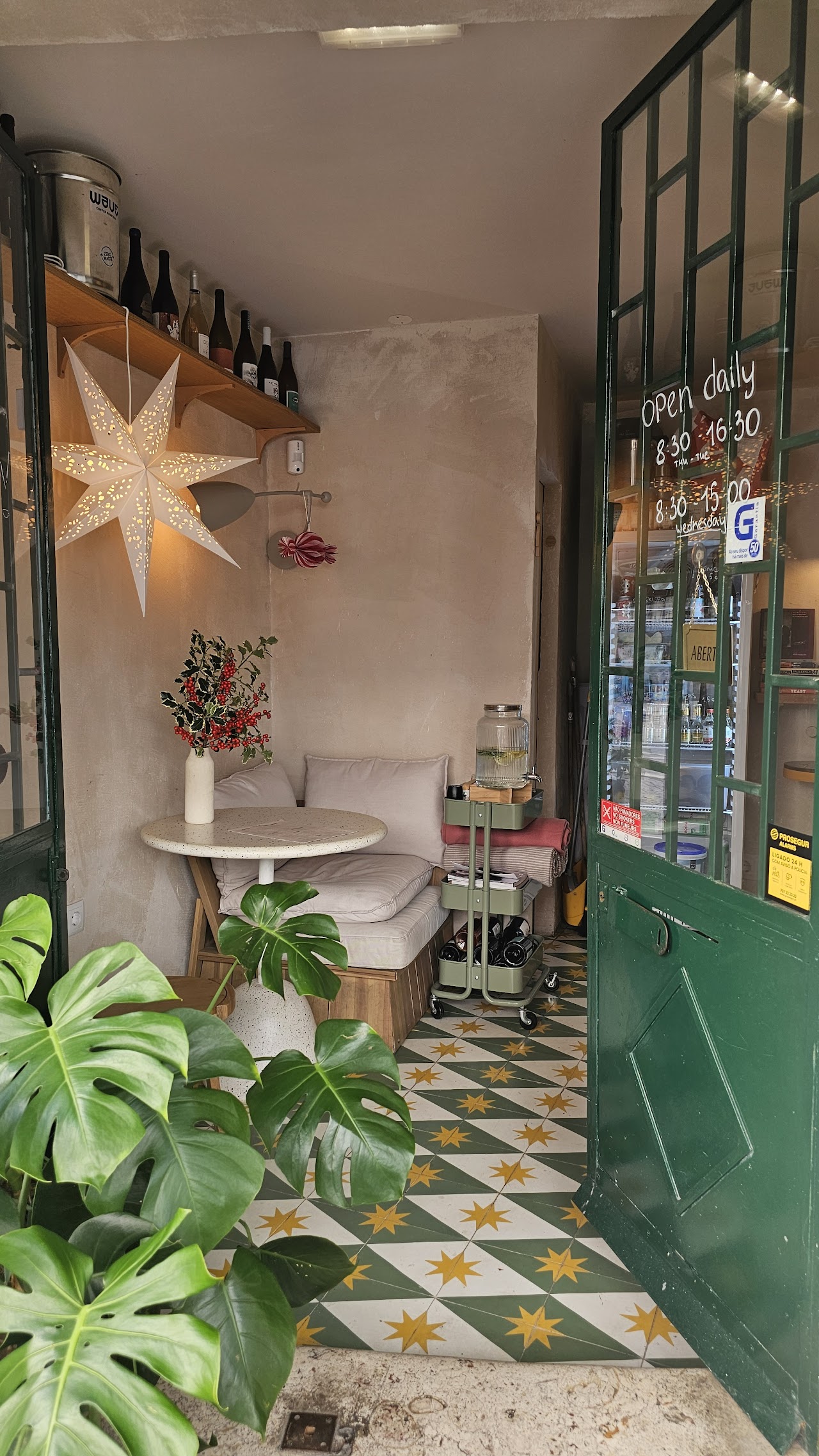 Volta Coffee interior