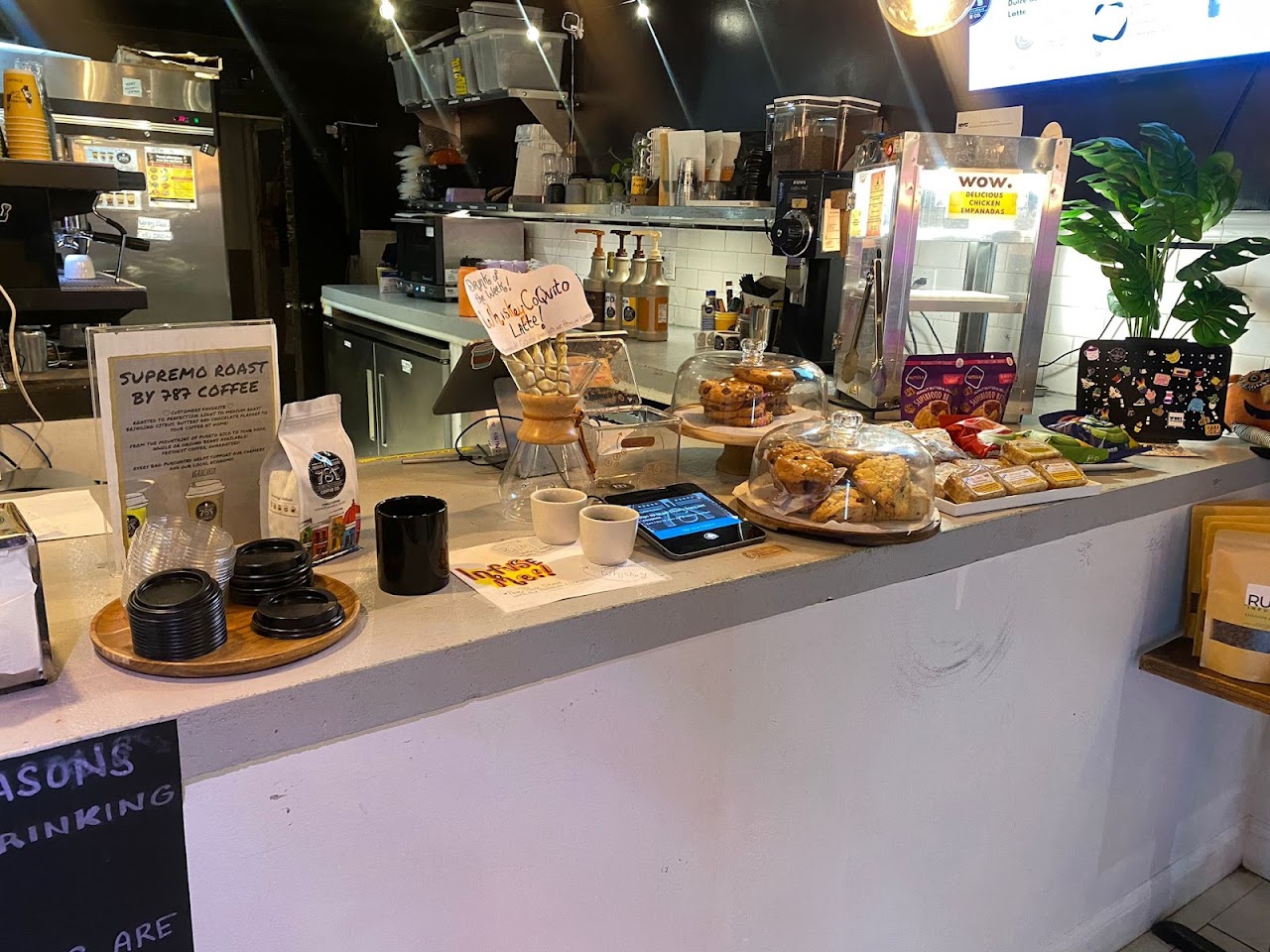 787 Coffee interior