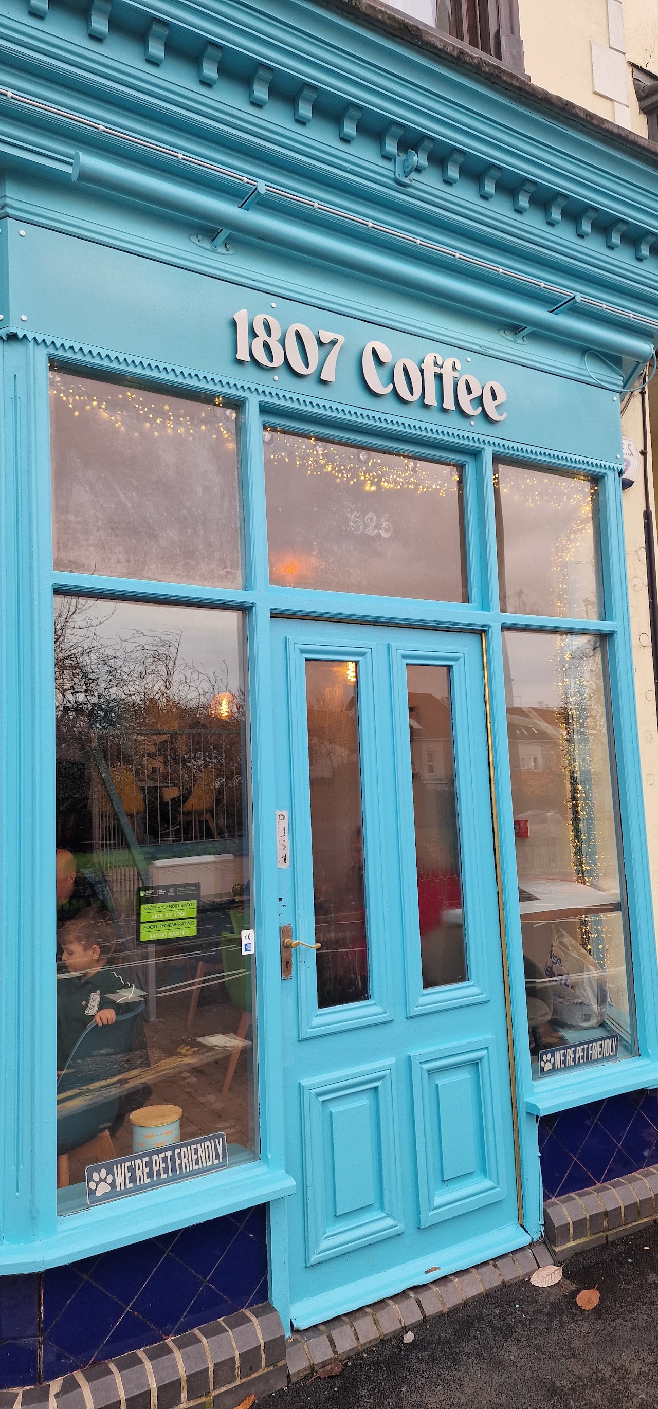 1807 Coffee interior