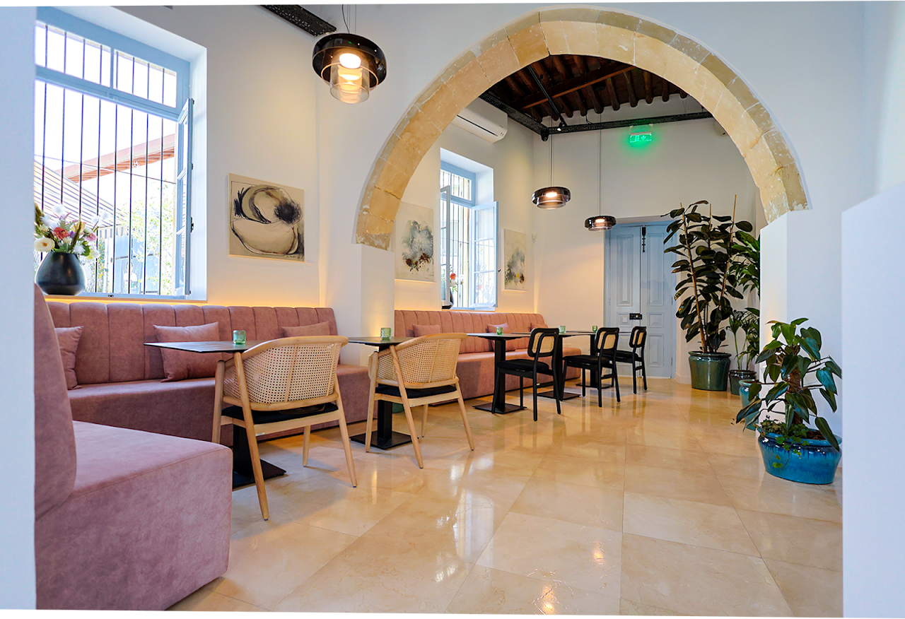 StArt Café Larnaca interior