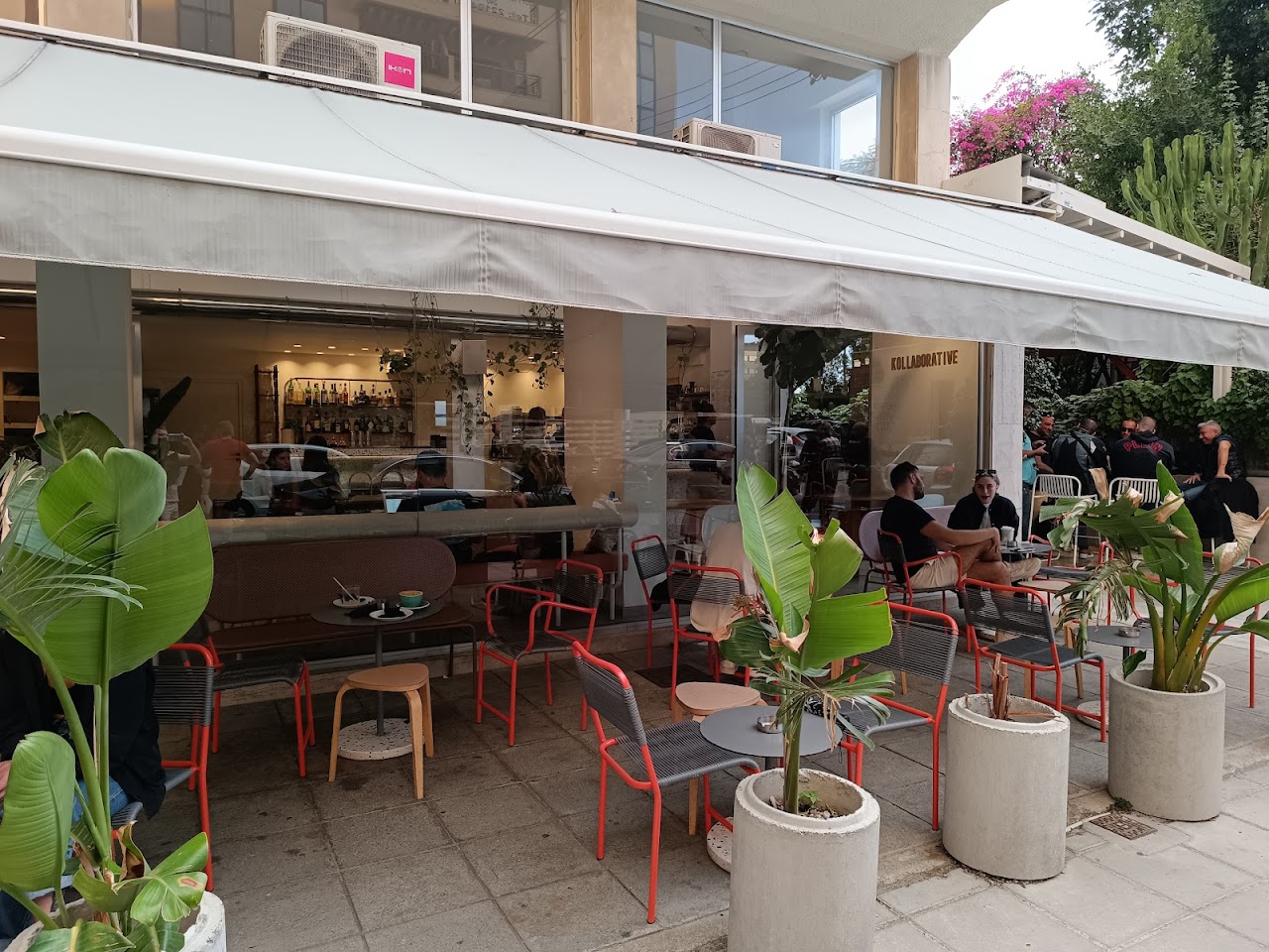 Kollaborative Coffee Roasters interior