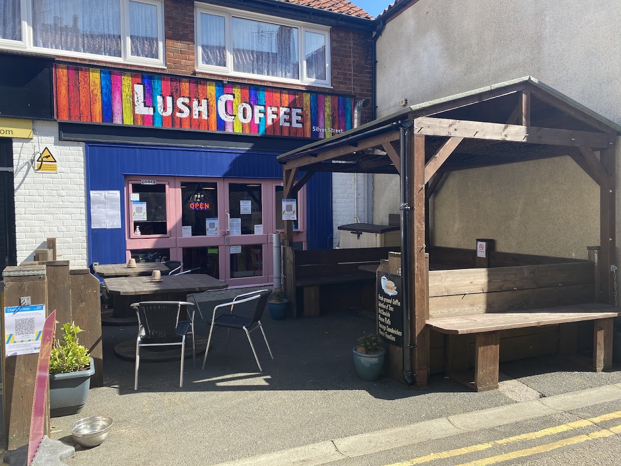 Lush Coffee interior