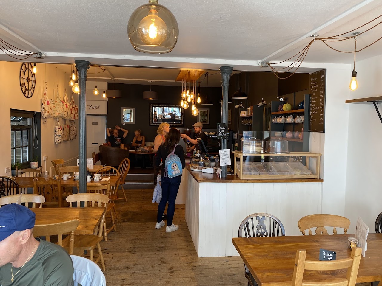Coffee at Kiwi House interior