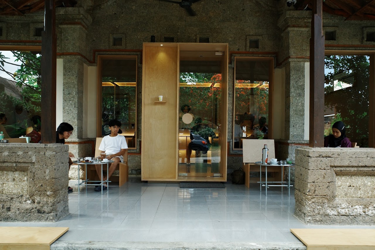 Series Coffee Roasters interior
