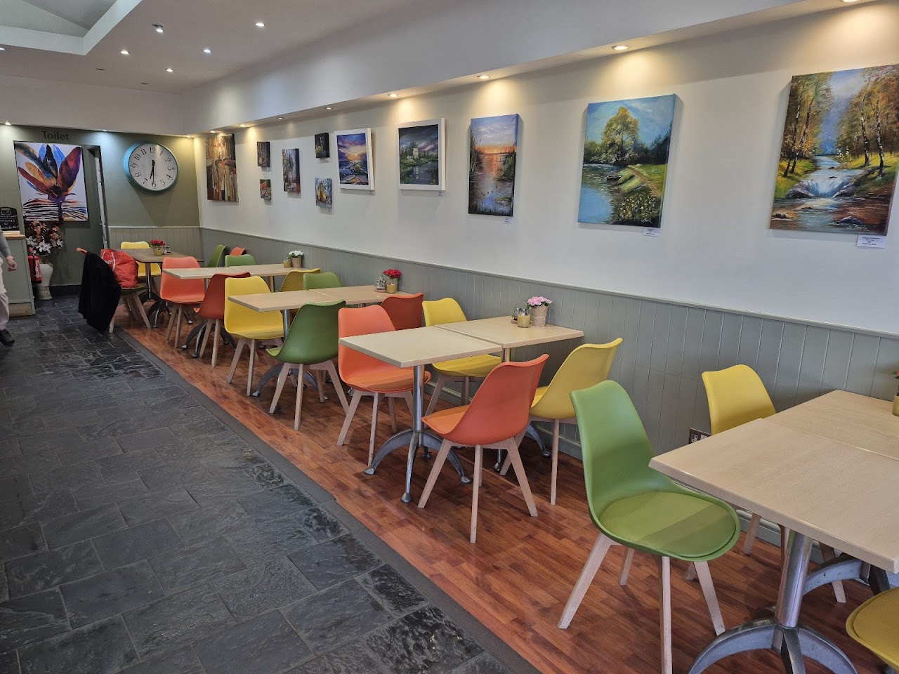 Bistro Saronida interior
