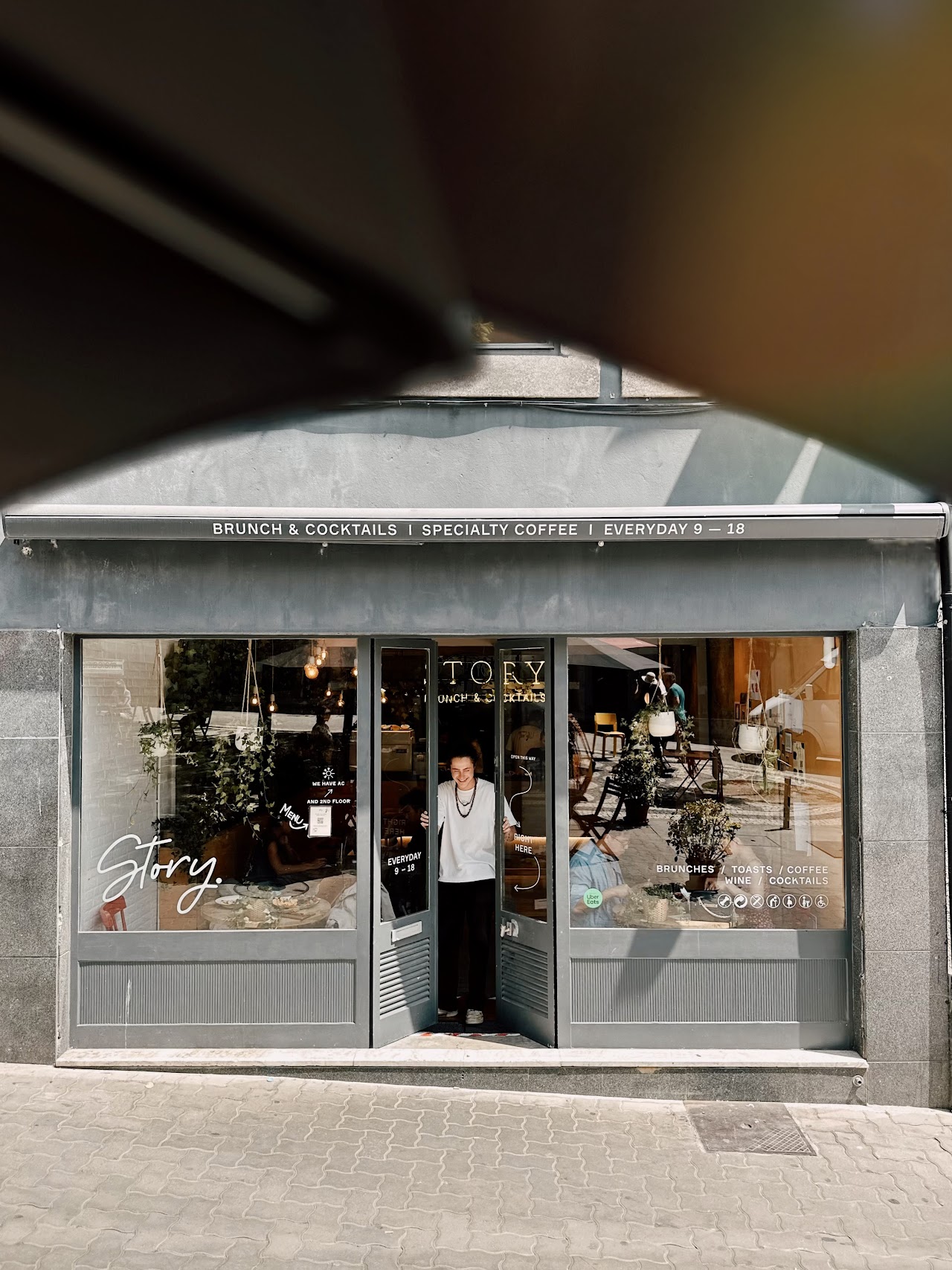 STORY | brunch & cocktails interior