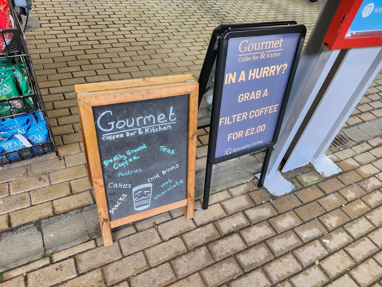 G Specialty Coffee interior
