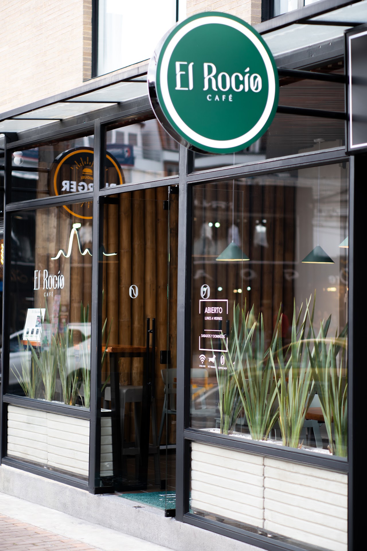 El Rocío Café interior