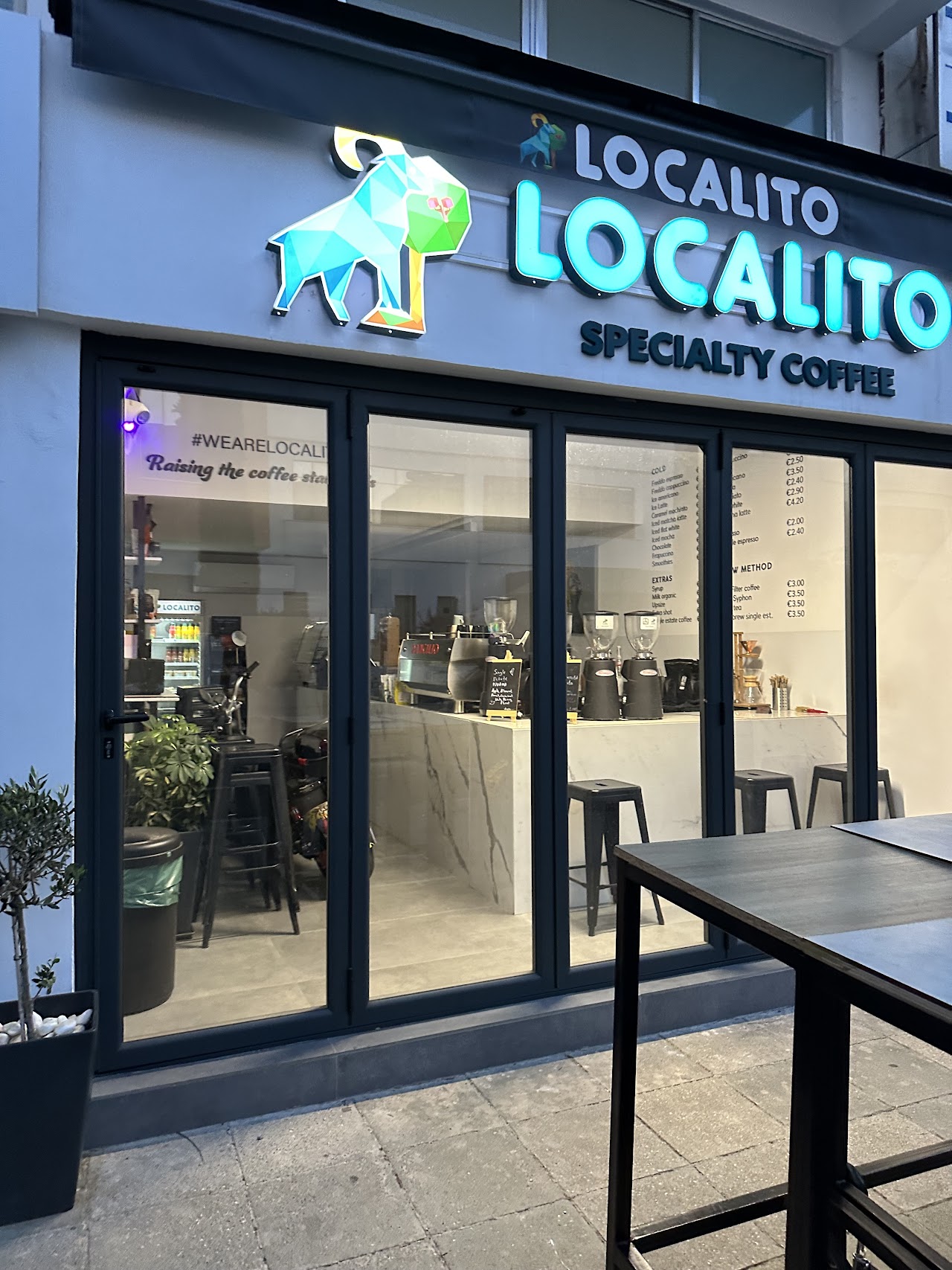 Localito Specialty Coffee interior